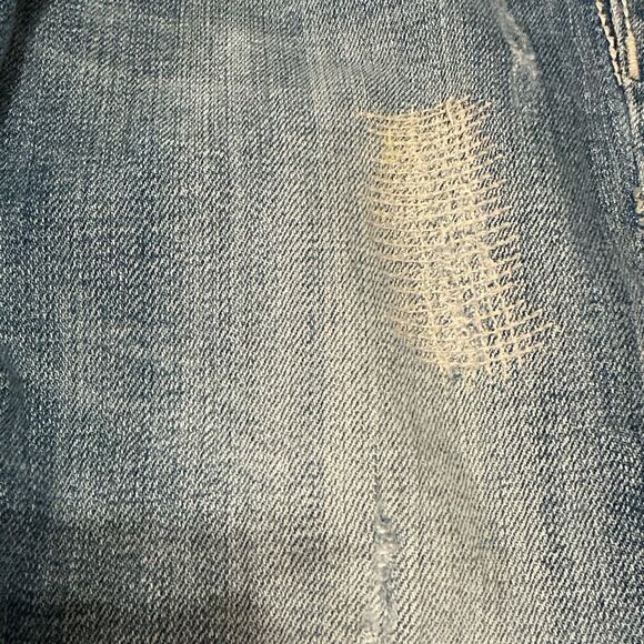 Miss Me Light Washed Distressed Signature Capri Jeans Size 27 - Picture 4 of 10